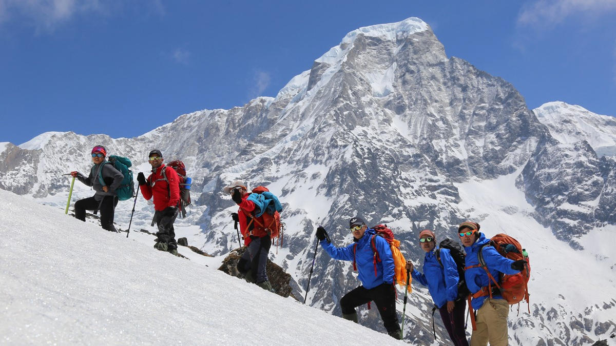 शरद ऋतुमा हिमाल आरोहणका लागि अनुमति